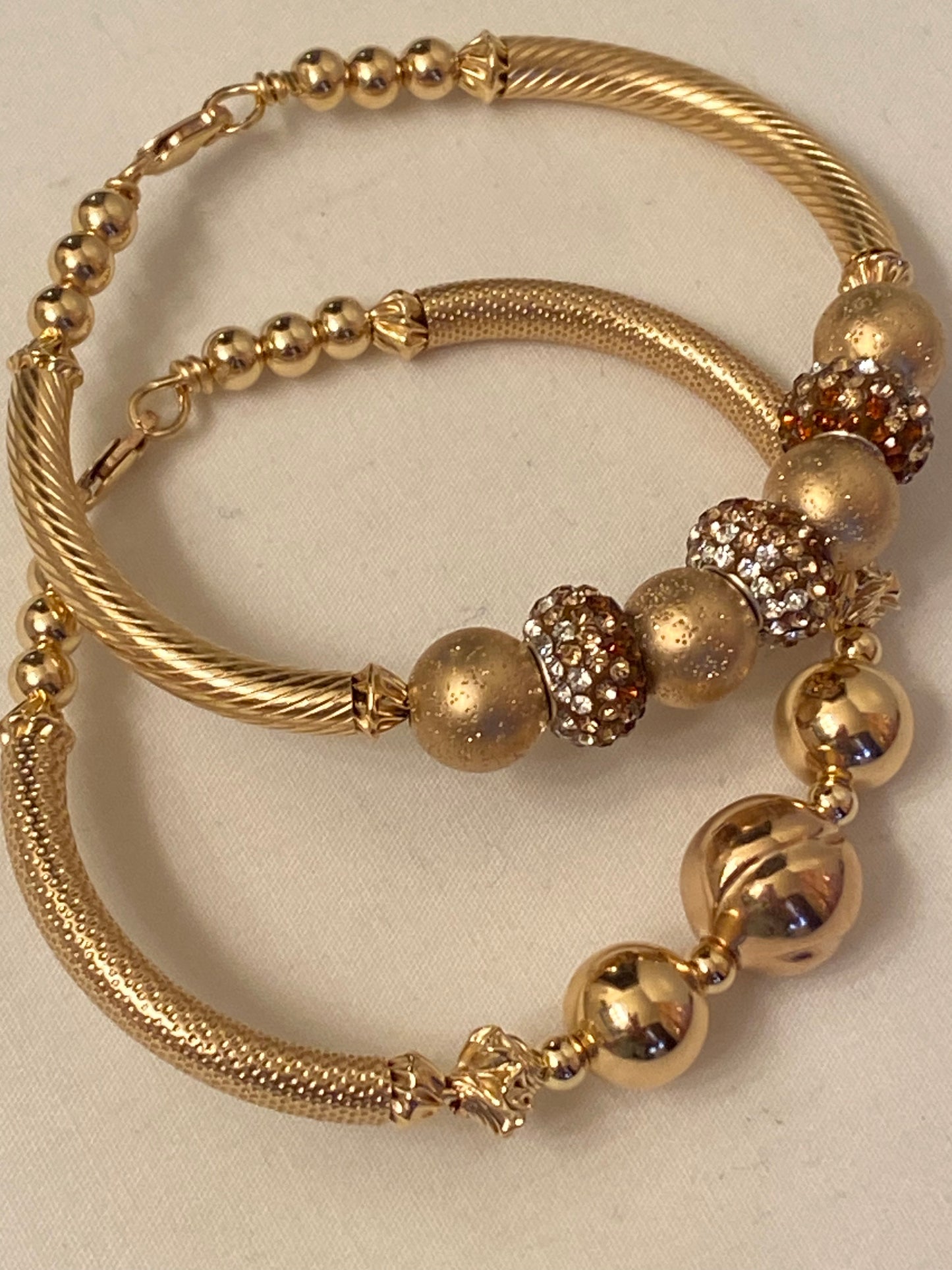 DesignerAll Gold & Stone /Gold Bangle (1)