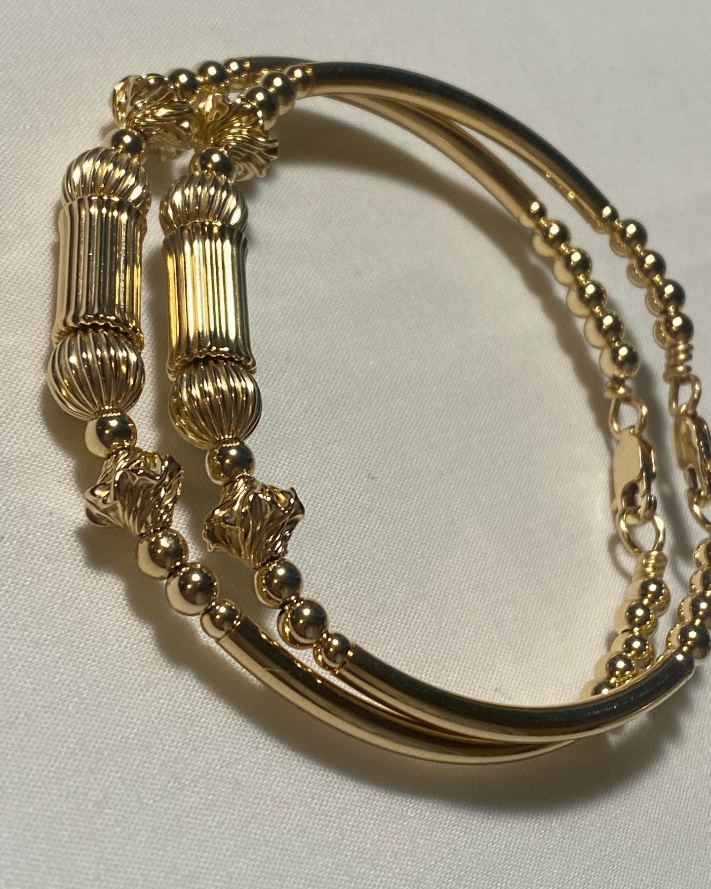 Gold Designer Tub Bangle (1)