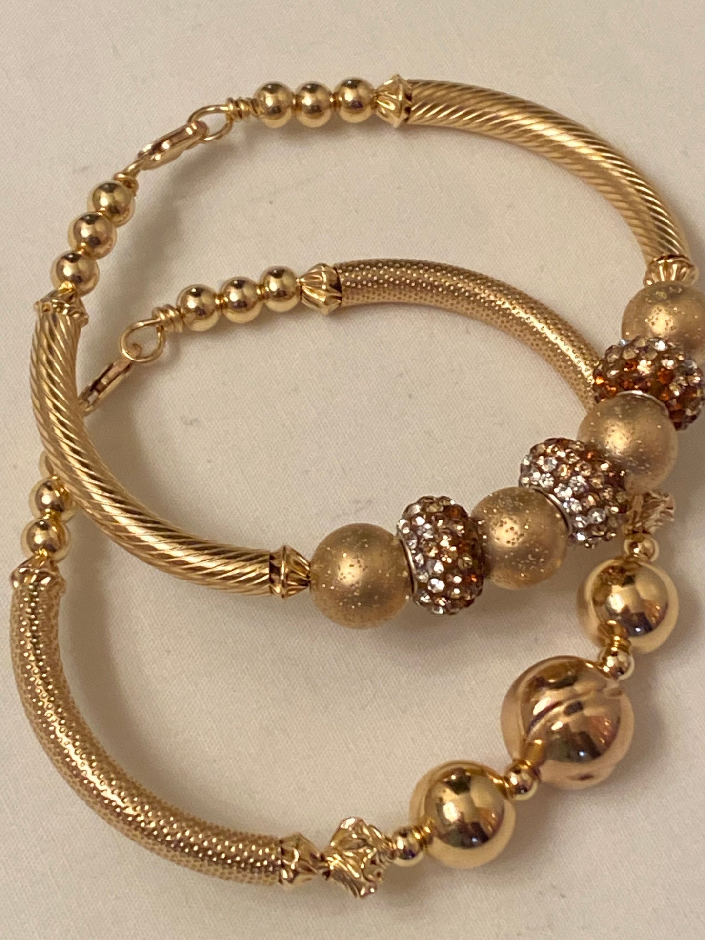 DesignerAll Gold & Stone /Gold Bangle (1)